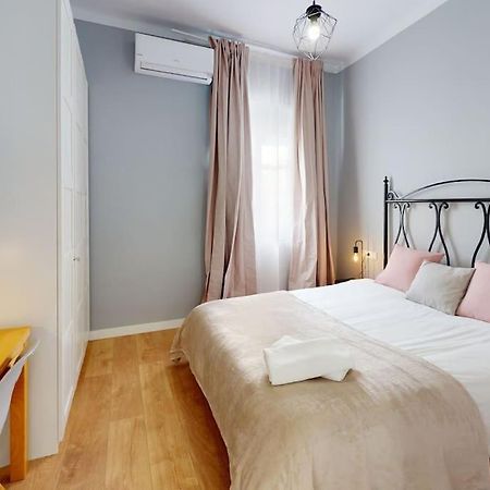 Bright Flat Rosaleda Apartment Malaga Bagian luar foto