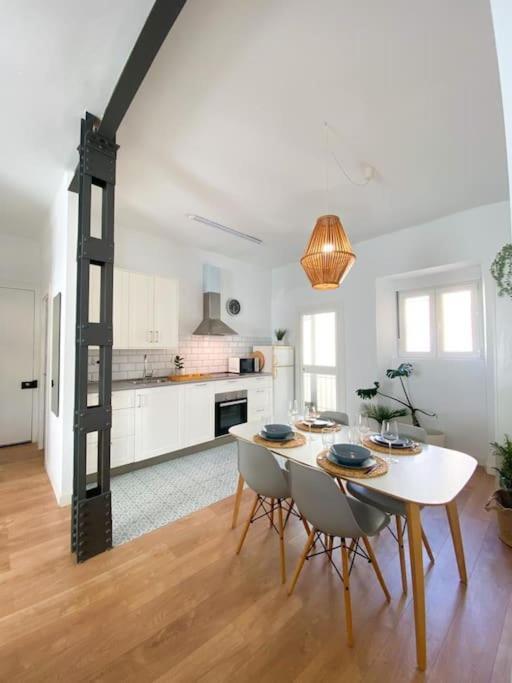 Bright Flat Rosaleda Apartment Malaga Bagian luar foto
