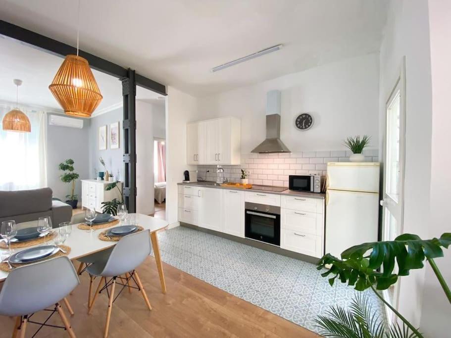 Bright Flat Rosaleda Apartment Malaga Bagian luar foto