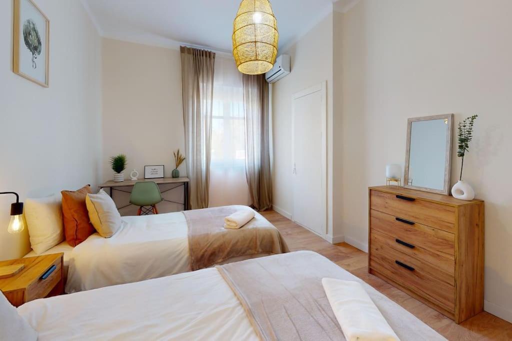Bright Flat Rosaleda Apartment Malaga Bagian luar foto